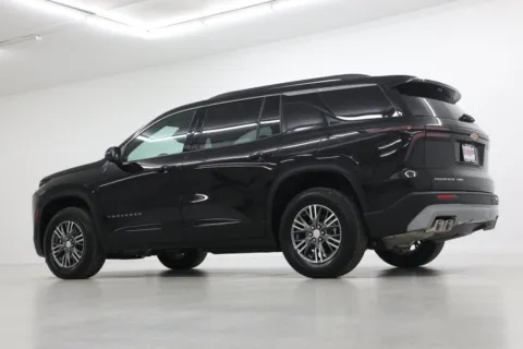 More photos of 2026 Chevrolet Traverse LT at Jim Falk Motors, MO