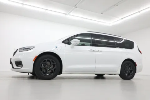 Photos of 2021 Chrysler Pacifica Hybrid Limited for sale in Clinton, MO at Jim Falk Motors