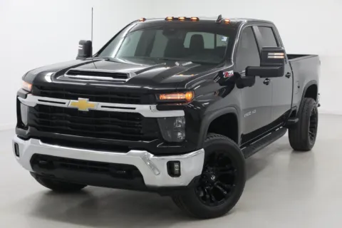 More photos of 2024 Chevrolet Silverado 2500 HD LT at Jim Falk Motors, MO