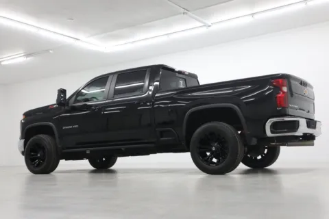More photos of 2024 Chevrolet Silverado 2500 HD LT at Jim Falk Motors, MO