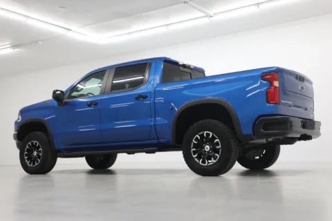 More photos of 2022 Chevrolet Silverado 1500 ZR2 at Jim Falk Motors, MO
