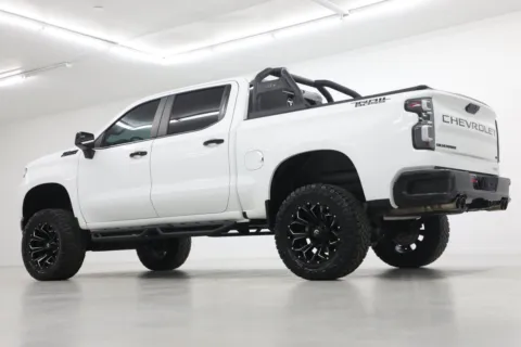 More photos of 2021 Chevrolet Silverado 1500 LT Trail Boss at Jim Falk Motors, MO