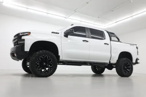 Photos of 2021 Chevrolet Silverado 1500 LT Trail Boss for sale in Clinton, MO at Jim Falk Motors