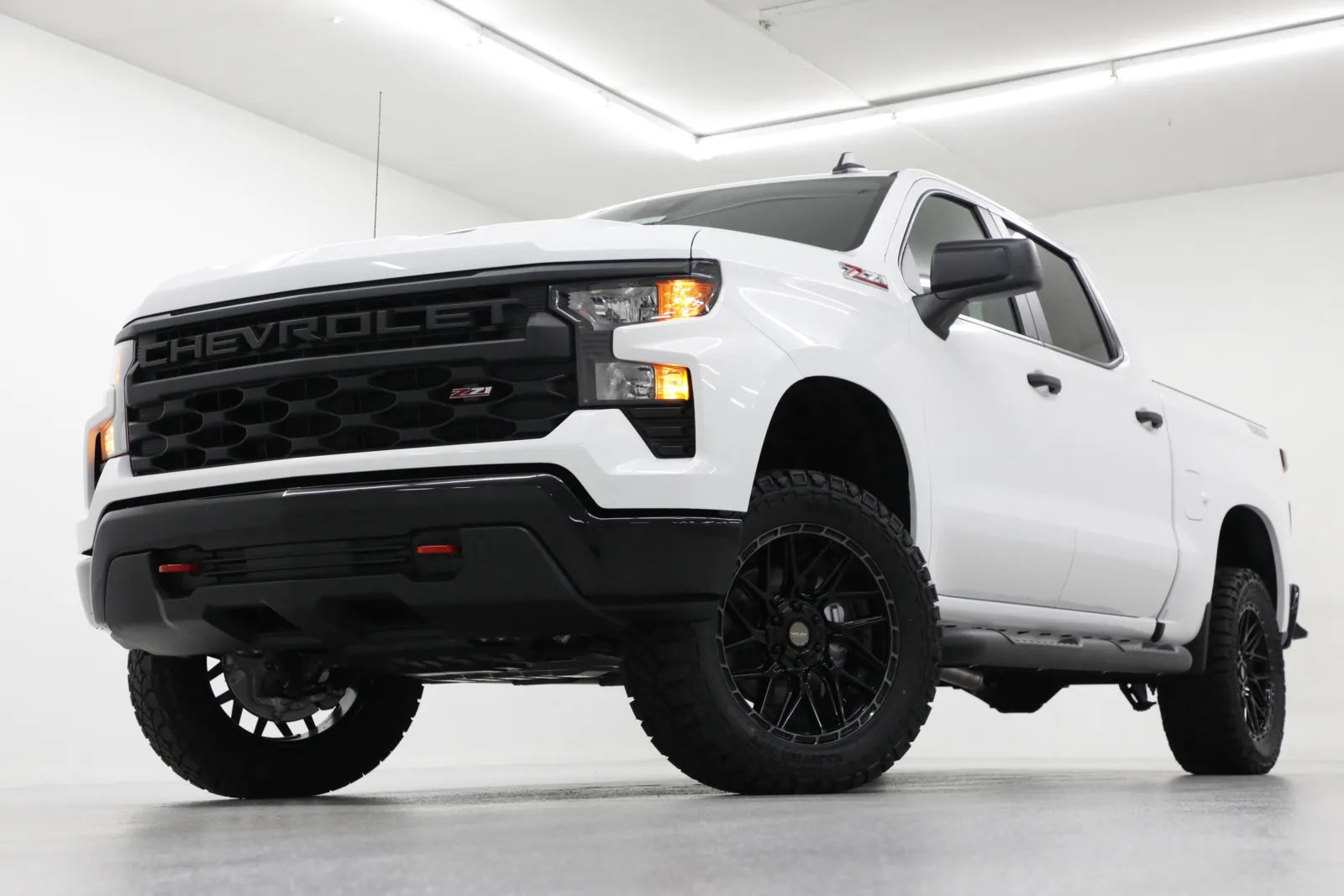 White 2025 Chevrolet Silverado 1500 Custom Trail Boss for sale in Clinton, MO