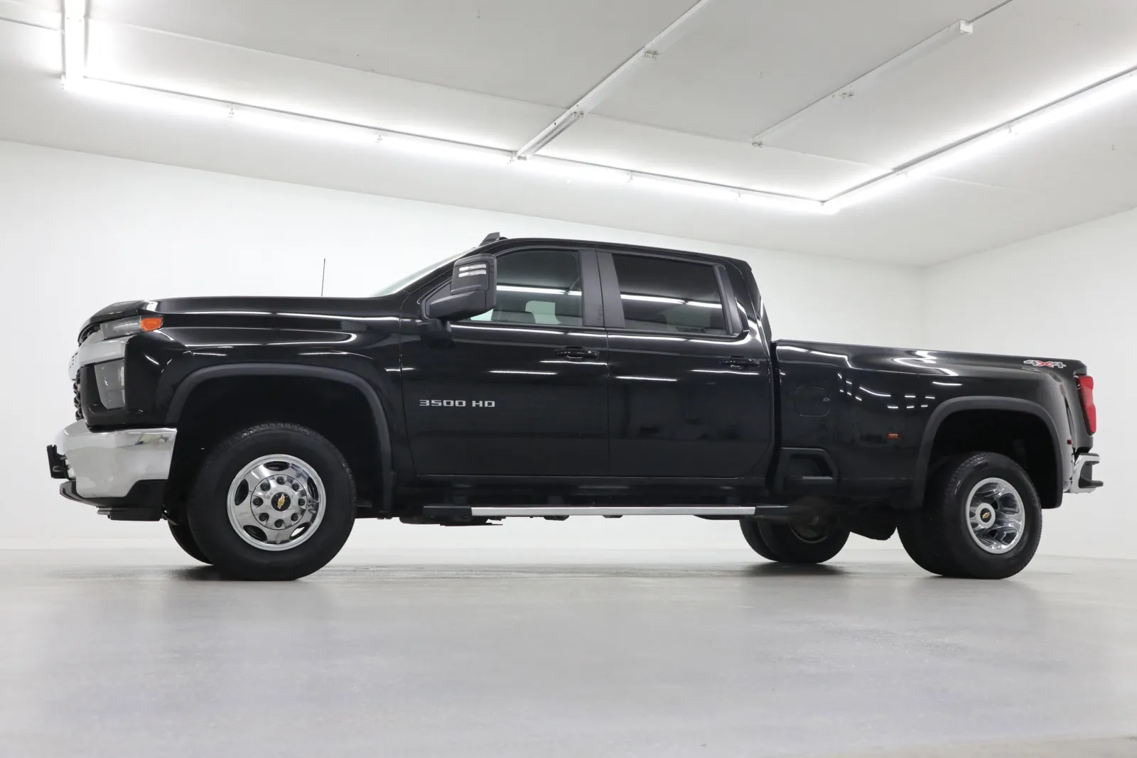 Used 2022 Chevrolet Silverado 3500HD LT with VIN 1GC4YTE70NF365705 for sale in Kansas City