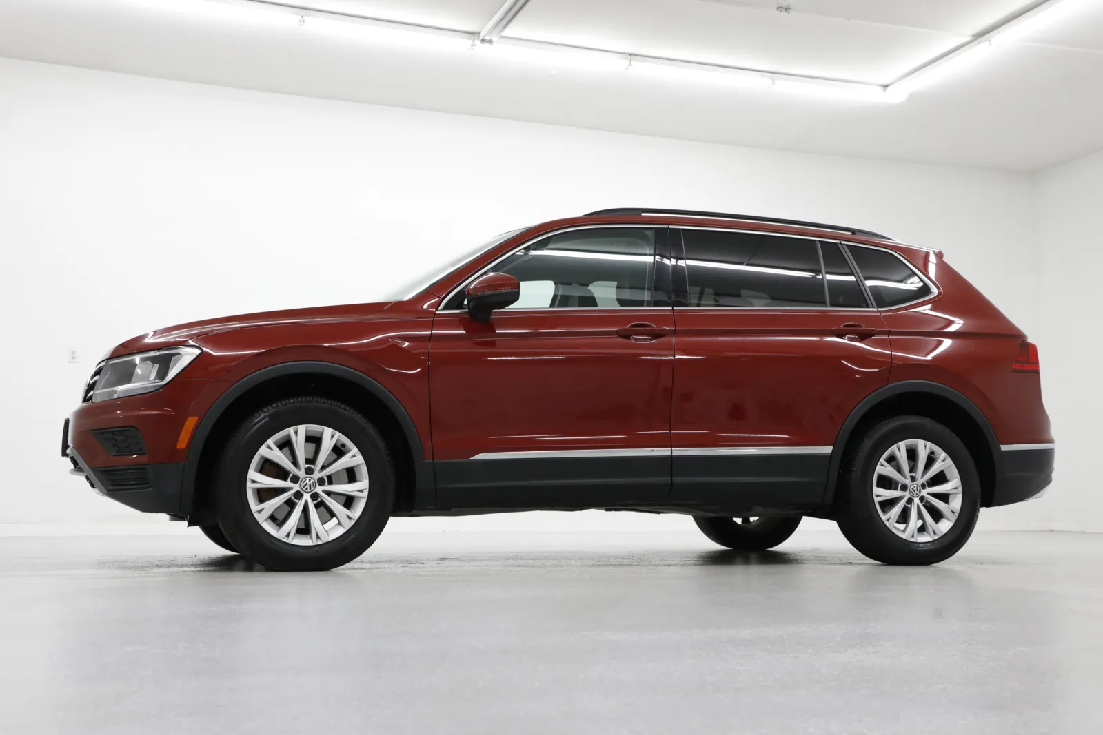 Used 2018 Volkswagen Tiguan SEL with VIN 3VV2B7AX0JM159611 for sale in Kansas City