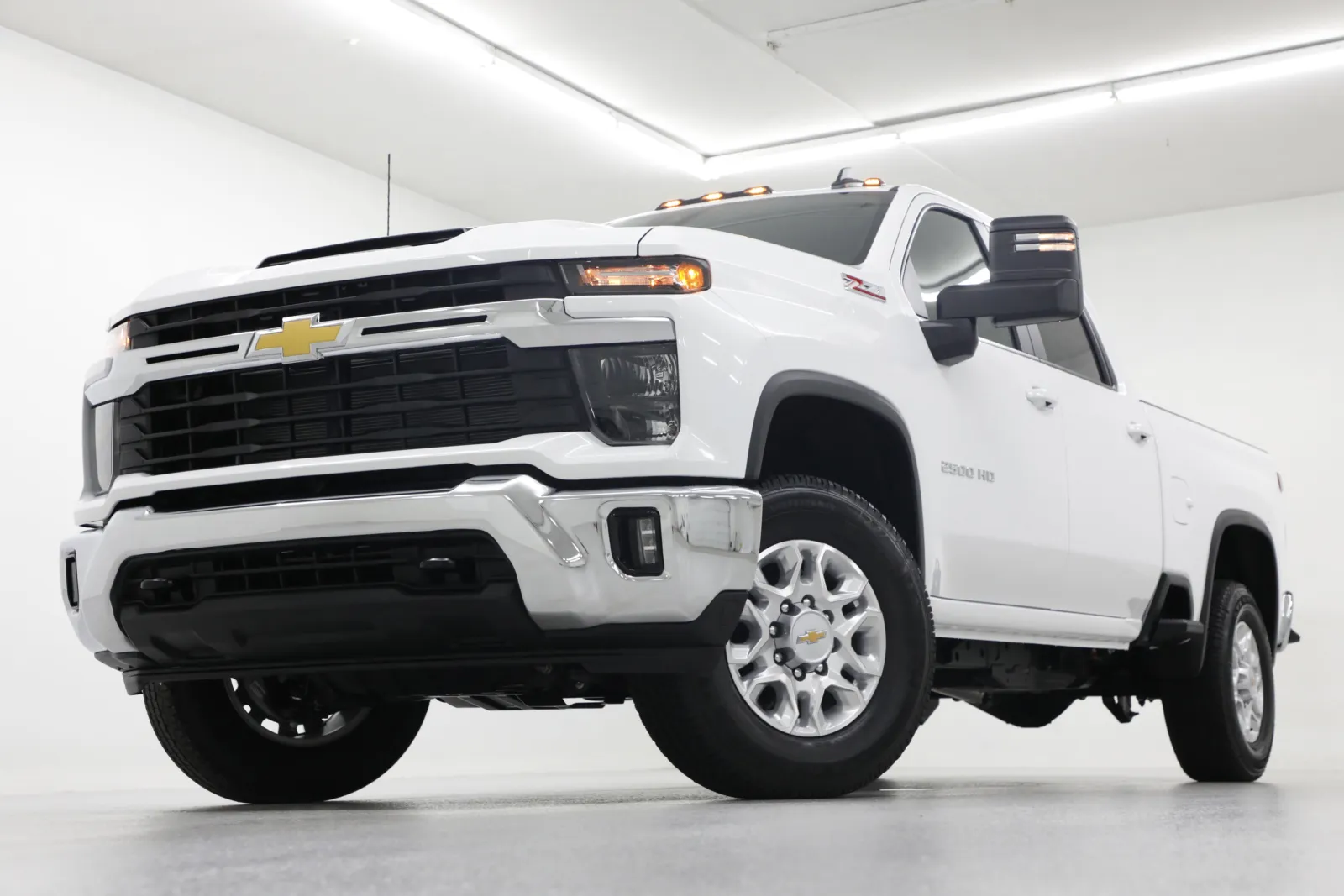 White 2025 Chevrolet Silverado 2500HD LT for sale in Clinton, MO