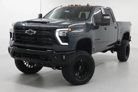 More photos of 2025 Chevrolet Silverado 2500HD LT at Jim Falk Motors, MO