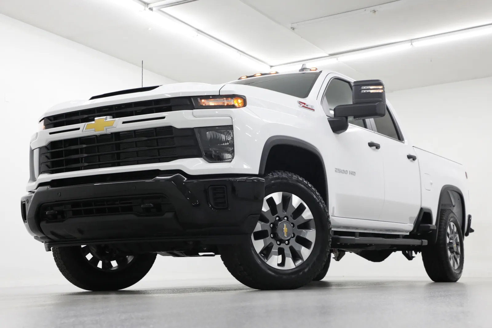 White 2025 Chevrolet Silverado 2500HD Custom for sale in Clinton, MO