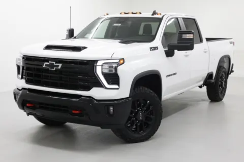 More photos of 2025 Chevrolet Silverado 2500HD LT at Jim Falk Motors, MO