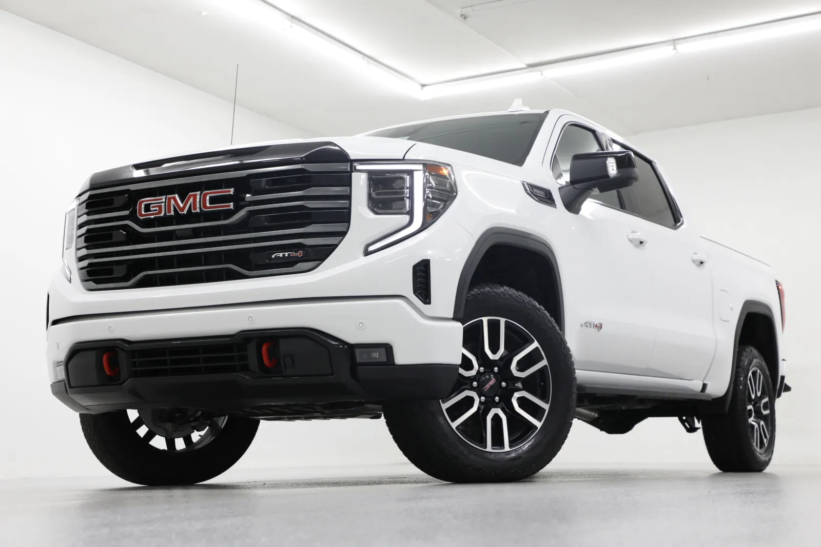 White 2025 GMC Sierra 1500 AT4 for sale in Clinton, MO