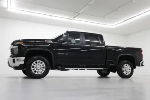 Photos of 2025 Chevrolet Silverado 2500HD LT for sale in Clinton, MO at Jim Falk Motors