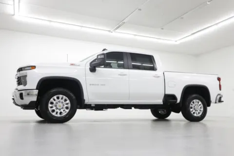 Photos of 2025 Chevrolet Silverado 2500HD LT for sale in Clinton, MO at Jim Falk Motors