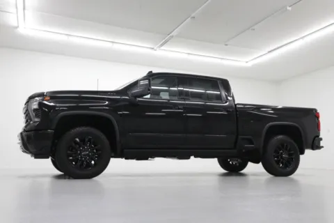 Photos of 2025 Chevrolet Silverado 2500HD High Country for sale in Clinton, MO at Jim Falk Motors