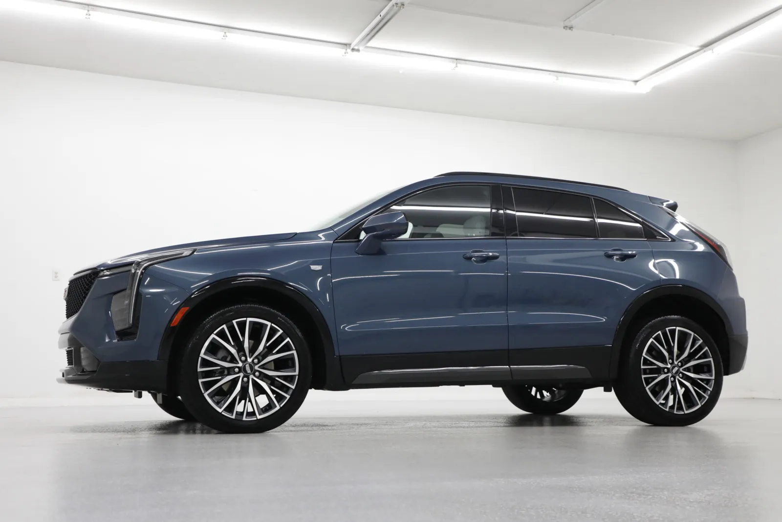 Used 2025 Cadillac XT4 Sport with VIN 1GYFZFR4XSF112968 for sale in Kansas City
