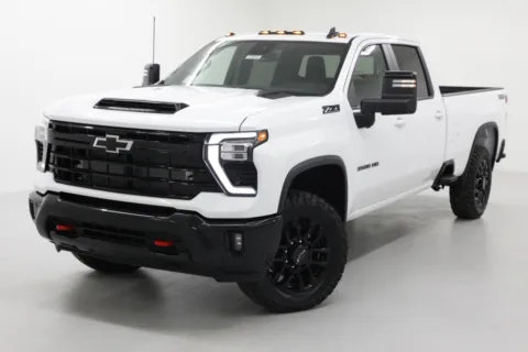 More photos of 2025 Chevrolet Silverado 3500HD LT at Jim Falk Motors, MO