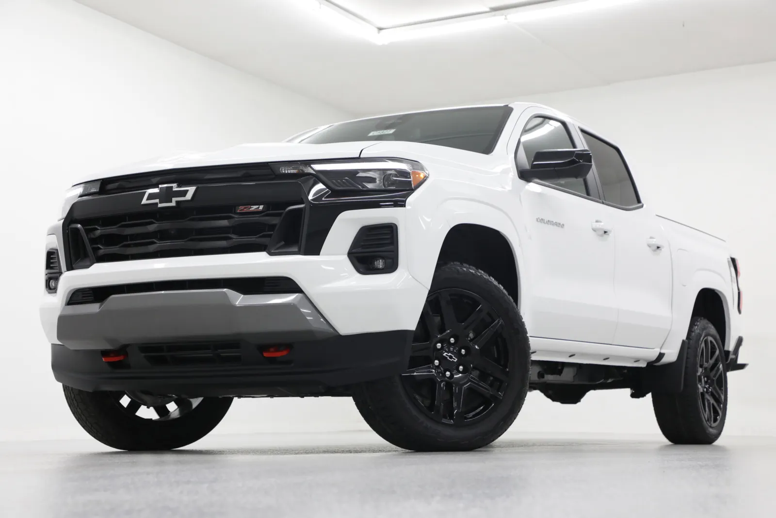 White 2025 Chevrolet Colorado 4WD Z71 for sale in Clinton, MO