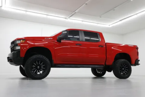 Photos of 2019 Chevrolet Silverado 1500 Custom Trail Boss for sale in Clinton, MO at Jim Falk Motors