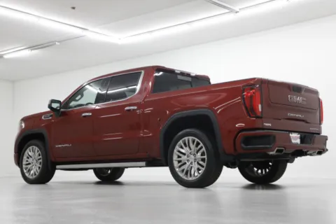 More photos of 2019 GMC Sierra 1500 Denali at Jim Falk Motors, MO