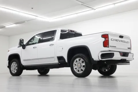 More photos of 2025 Chevrolet Silverado 2500HD High Country at Jim Falk Motors, MO