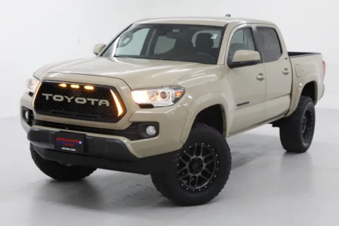 Beige 2020 Toyota Tacoma SR5 for sale in Clinton, MO