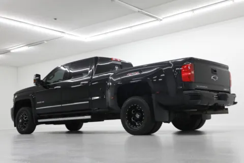 More photos of 2016 Chevrolet Silverado 3500HD LTZ at Jim Falk Motors, MO