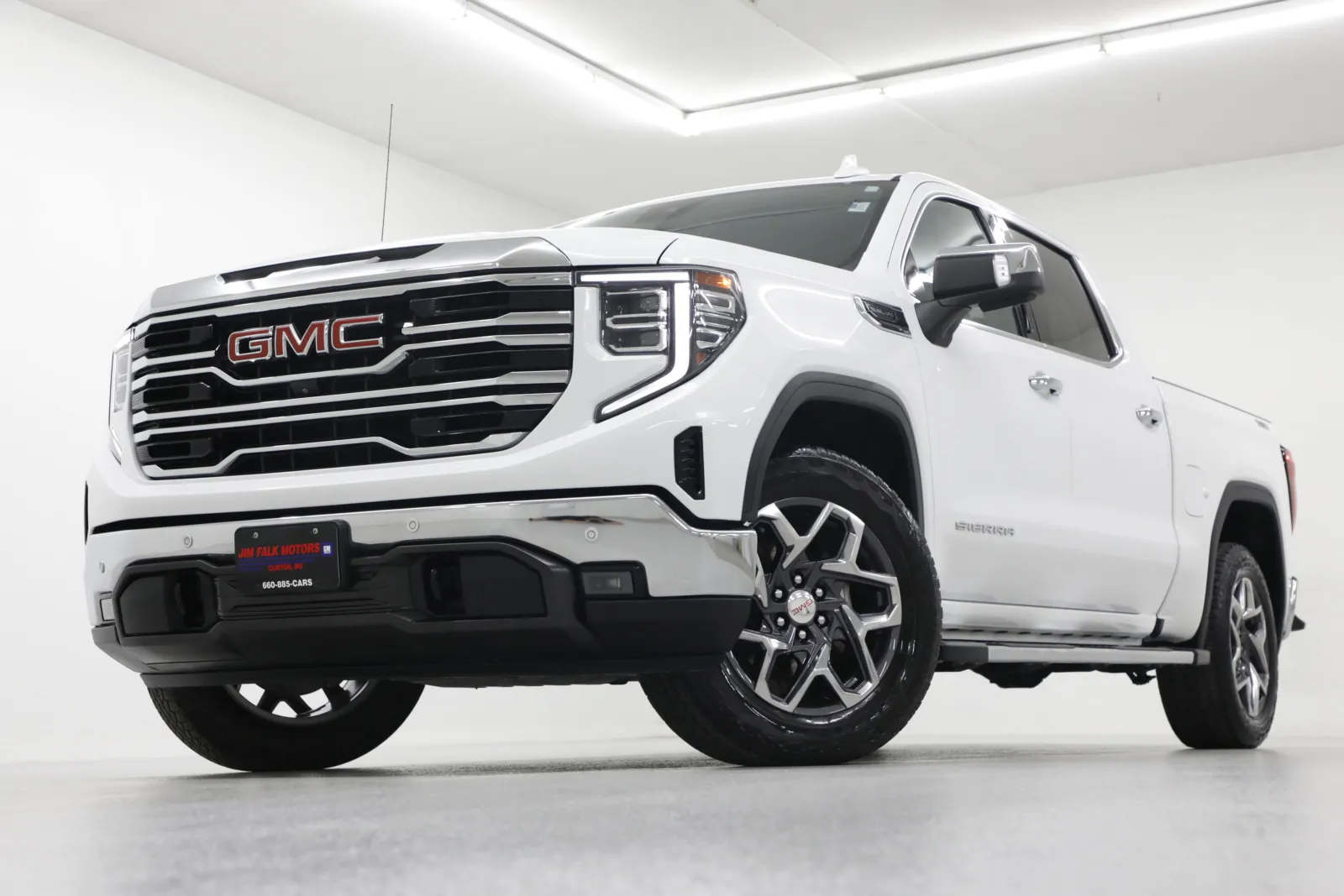 White 2022 GMC Sierra 1500 SLT for sale in Clinton, MO