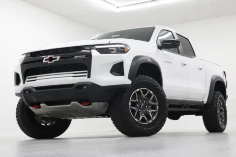 White 2025 Chevrolet Colorado 4WD ZR2 for sale in Clinton, MO