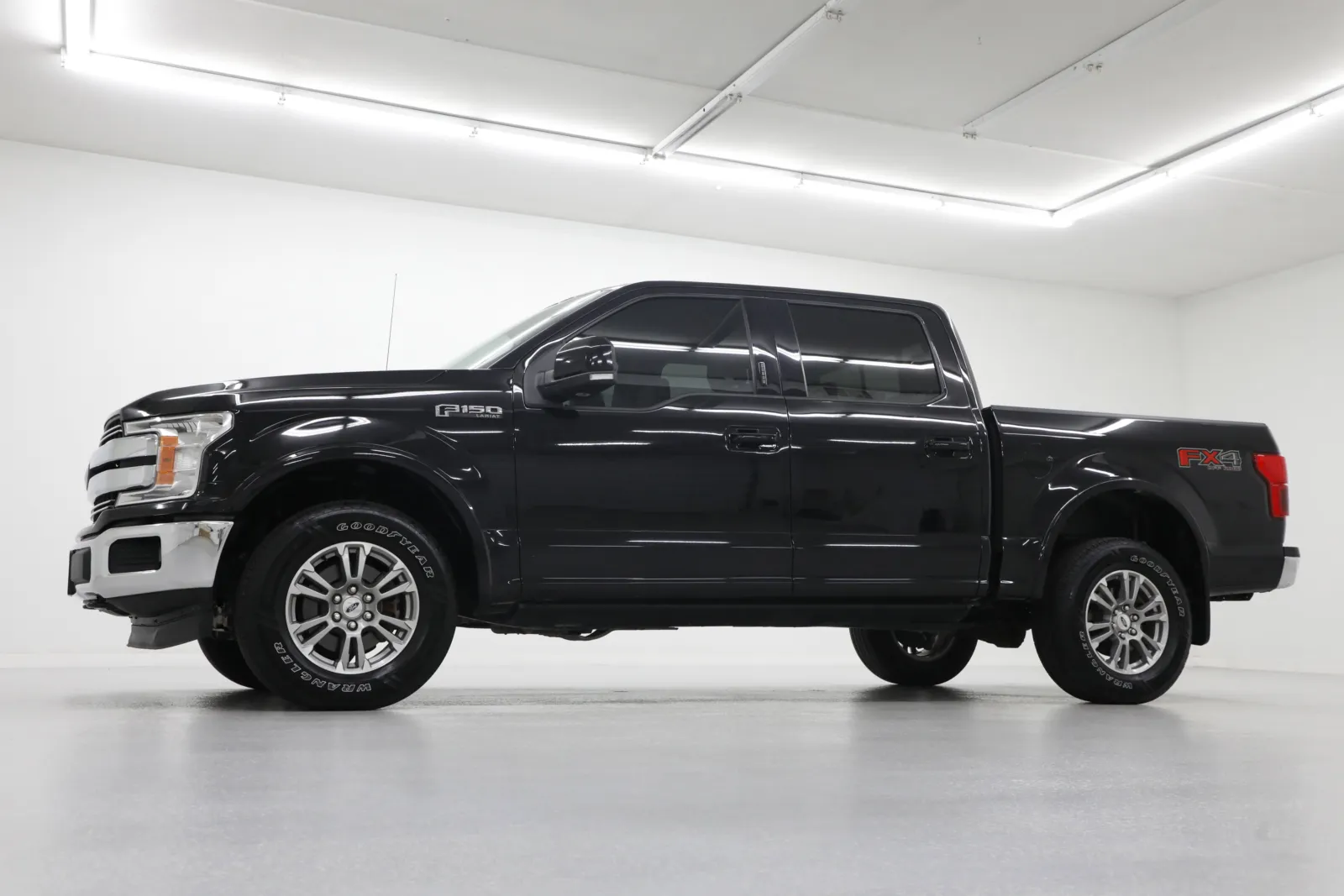 Used 2020 Ford F-150 Lariat with VIN 1FTEW1E59LKE24560 for sale in Kansas City