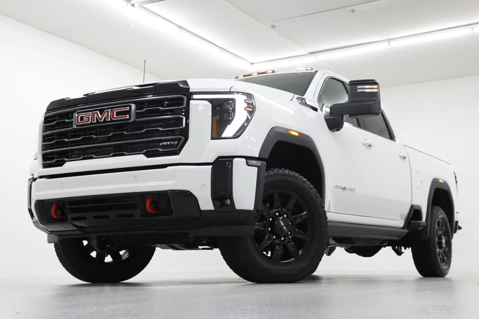 White 2025 GMC Sierra 2500HD AT4 for sale in Clinton, MO