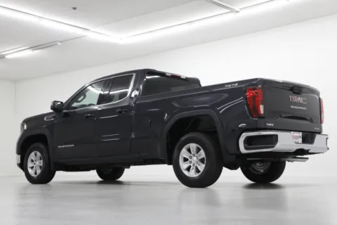 More photos of 2025 GMC Sierra 1500 SLE at Jim Falk Motors, MO