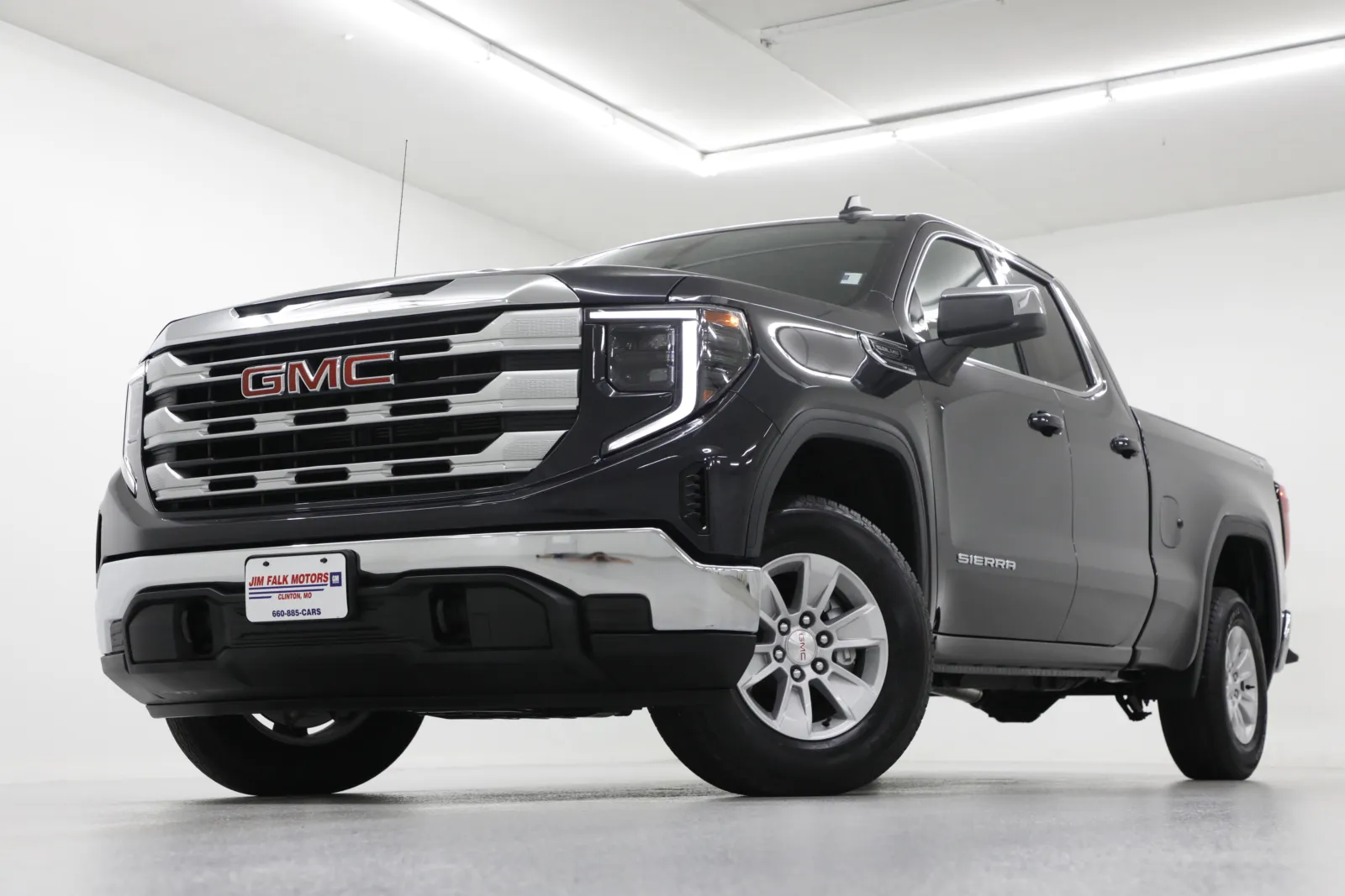 Gray 2025 GMC Sierra 1500 SLE for sale in Clinton, MO