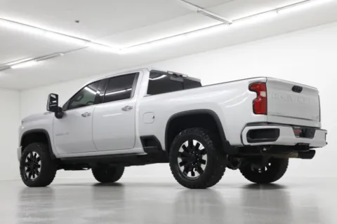 More photos of 2020 Chevrolet Silverado 2500HD High Country at Jim Falk Motors, MO