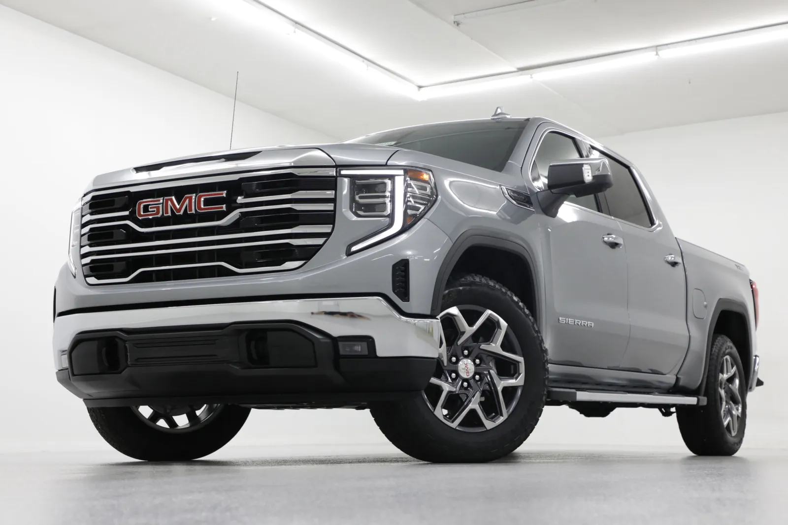 Gray 2026 GMC Sierra 1500 SLT for sale in Clinton, MO