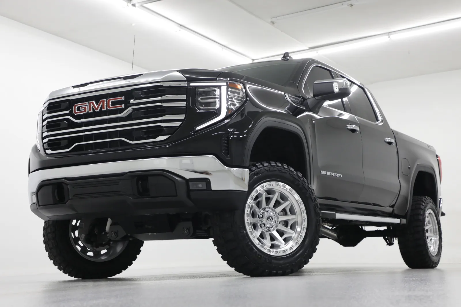 2026 GMC Sierra 1500 SLT for sale in Clinton, MO