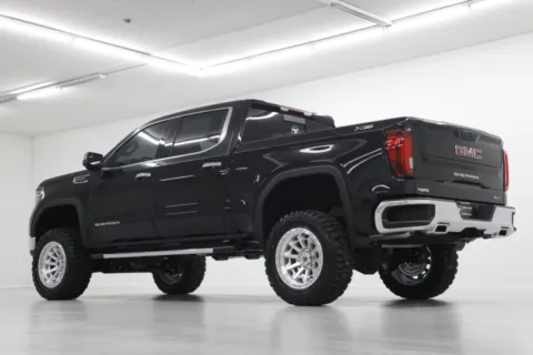 More photos of 2026 GMC Sierra 1500 SLT at Jim Falk Motors, MO