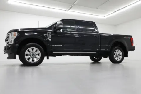Photos of 2020 Ford Super Duty F-350 SRW Platinum for sale in Clinton, MO at Jim Falk Motors