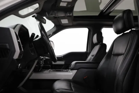 More photos of 2021 Ford Super Duty F-250 SRW LARIAT at Jim Falk Motors, MO