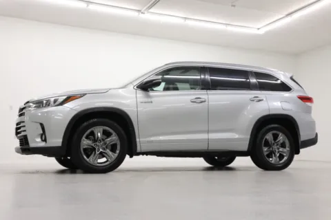 Photos of 2017 Toyota Highlander Hybrid Limited Platinum for sale in Clinton, MO at Jim Falk Motors