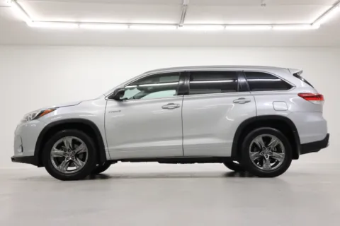 Another view of 2017 Toyota Highlander Hybrid Limited Platinum for sale in Clinton, MO at Jim Falk Motors
