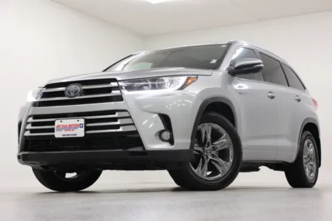 Silver 2017 Toyota Highlander Hybrid Limited Platinum for sale in Clinton, MO
