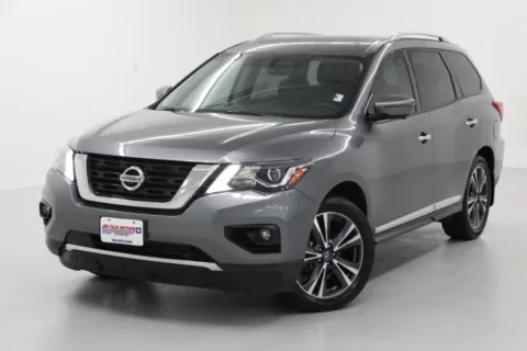 More photos of 2019 Nissan Pathfinder Platinum at Jim Falk Motors, MO