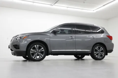 Photos of 2019 Nissan Pathfinder Platinum for sale in Clinton, MO at Jim Falk Motors