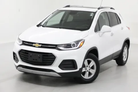 White 2018 Chevrolet Trax LT for sale in Clinton, MO