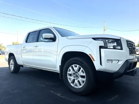 White 2024 Nissan Frontier SV for sale in Clinton, MO