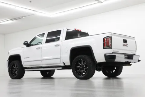 More photos of 2018 GMC Sierra 1500 SLT at Jim Falk Motors, MO