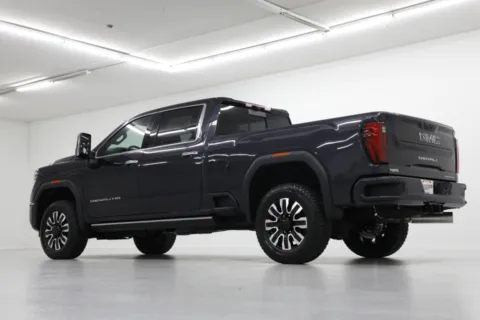 More photos of 2025 GMC Sierra 2500HD Denali Ultimate at Jim Falk Motors, MO