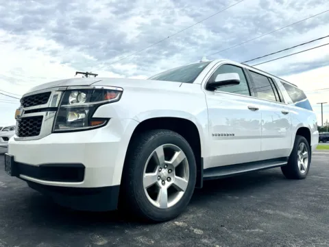 White 2019 Chevrolet Suburban LT for sale in Clinton, MO