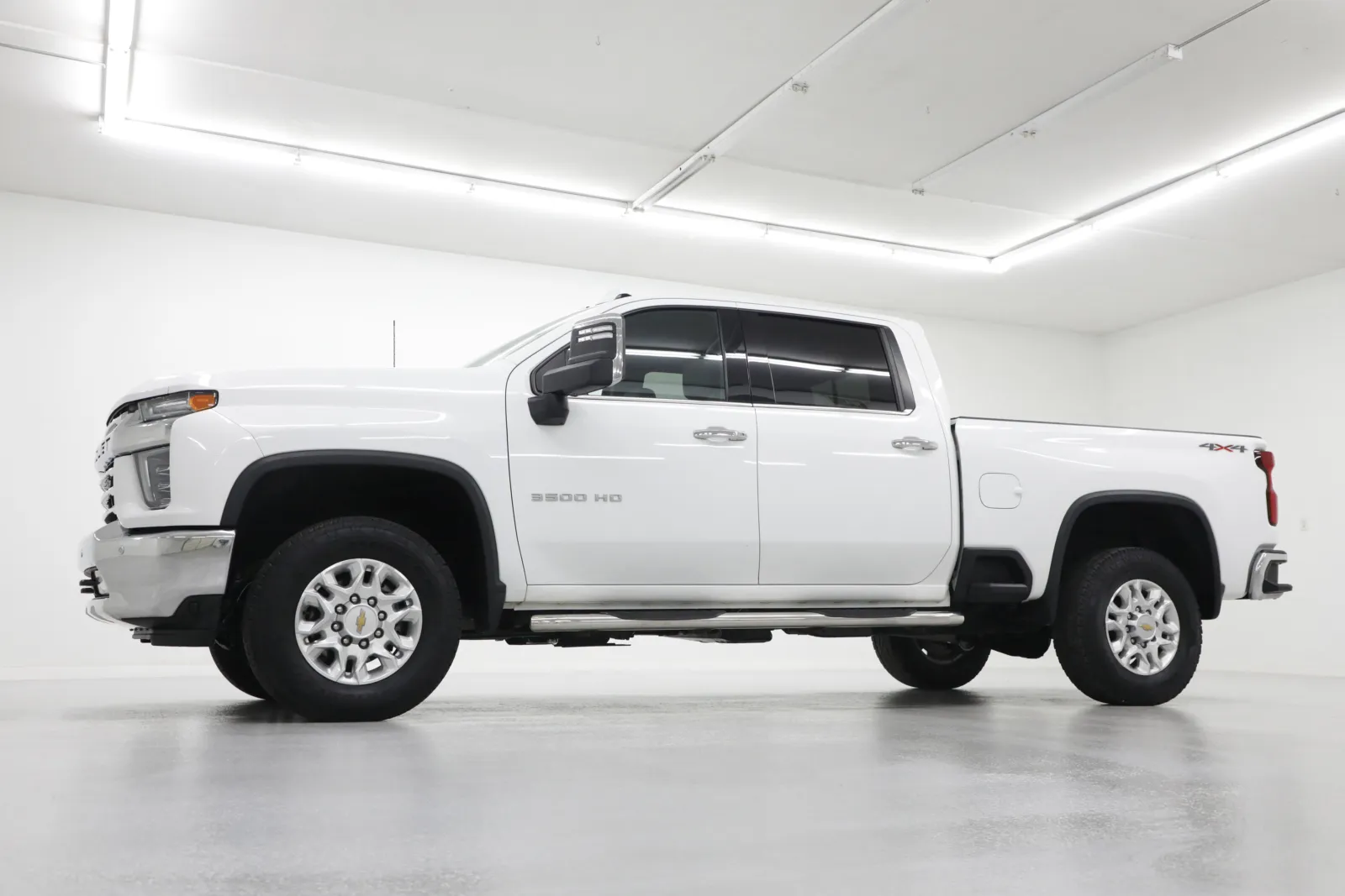 Used 2021 Chevrolet Silverado 3500HD LTZ with VIN 1GC4YUEY8MF141742 for sale in Kansas City