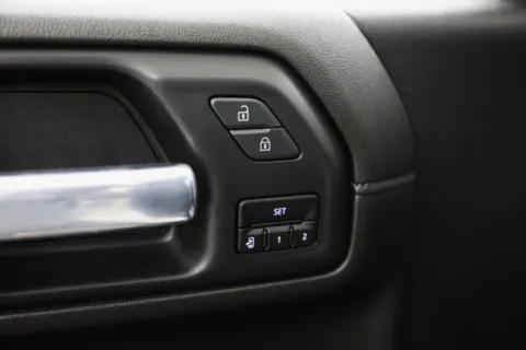 More photos of 2021 Chevrolet Silverado 3500HD LTZ at Jim Falk Motors, MO